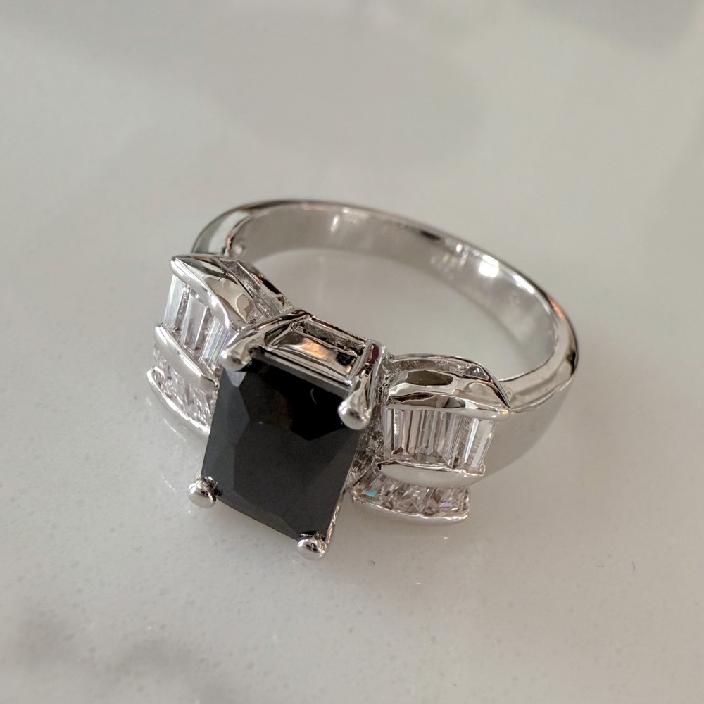 Tivoli Cocktail Ring - Black/Diamond/Silver